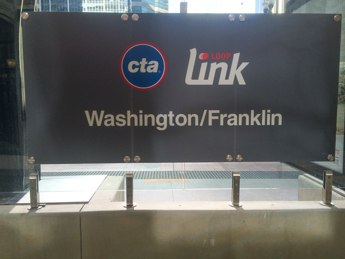 Loop Link signage at Washington Street and Franklin Street.